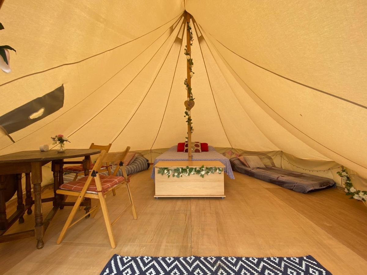 Honey Pod Farm Bell Tents Ъптън ъпон Севърн Екстериор снимка